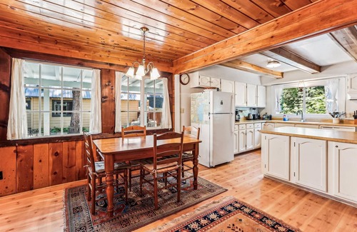 Lake Forest House | Pet Friendly Getaway at Olde Tahoe Charmer - Rated 9.2/10