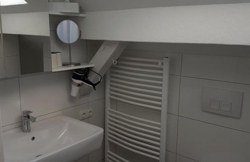 Uelzen Apartment | Discover Oldenstadter Wassermuhle: Pet-Friendly Retreat