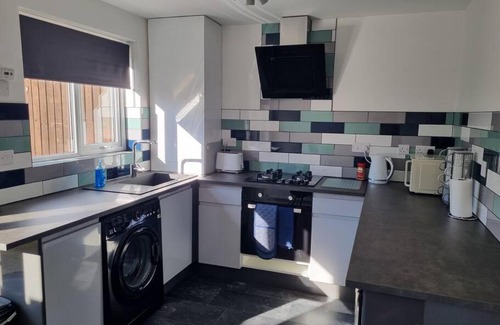 Livingston House | Pet-Friendly Oldwood Home: Highly Rated 9.4/10 Stay