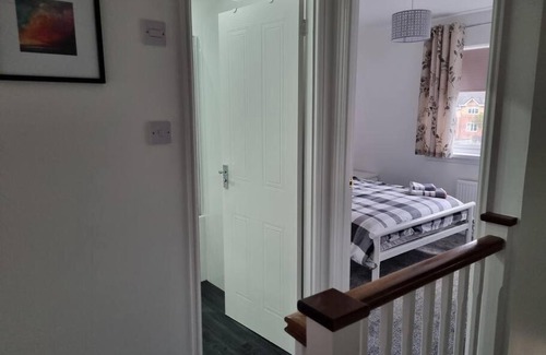 Livingston House | Pet-Friendly Oldwood Home: Highly Rated 9.4/10 Stay