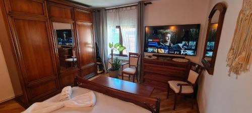 Timisoara Apartment | Ole Apartment: Enjoy FREE Traditional Wine Tasting & Kids' Fun