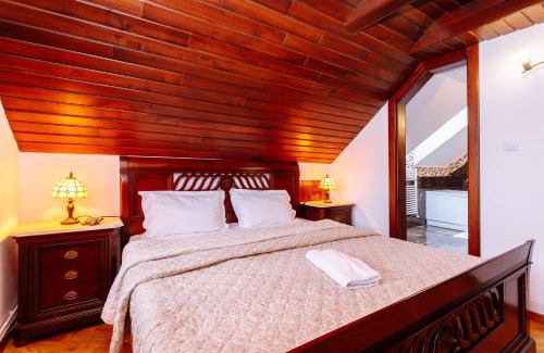 Timisoara Apartment | Ole Apartment: Enjoy FREE Traditional Wine Tasting & Kids' Fun