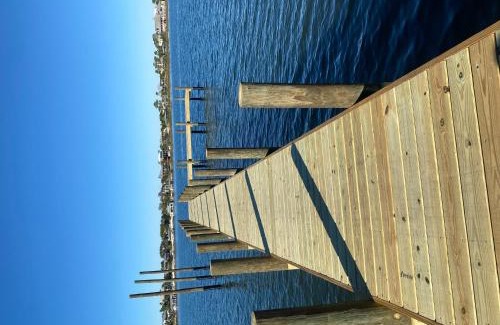 Ono Island House | Discover Ole River Cottage: Family & Pet Friendly Retreat