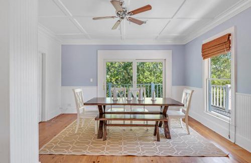 Ono Island House | Discover Ole River Cottage: Family & Pet Friendly Retreat