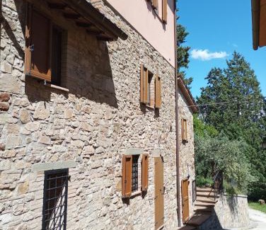 Todi House | OLEA Casa Vacanze: Oceanfront Retreat with Pool Access