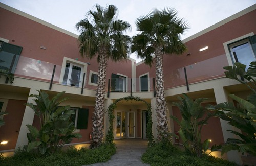 Paceco House | Experience Olea Court Resort: 4-Star Ocean View Retreat