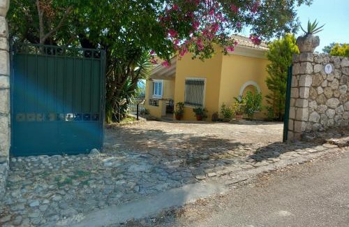 Agia Pelagia Chlomou Villa | Enjoy Family-Friendly Comfort at Olea Home - 4 Star Stay