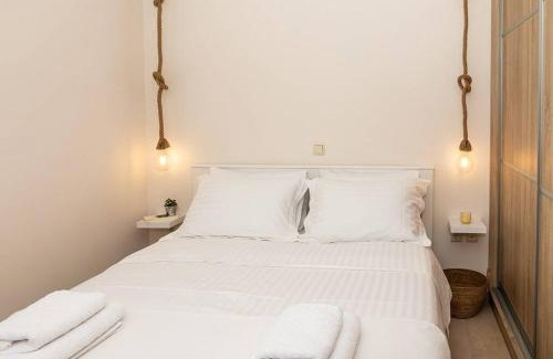 Kiparissia House | Cozy Olea House Kyparissia with Ocean View, Steps from Sea
