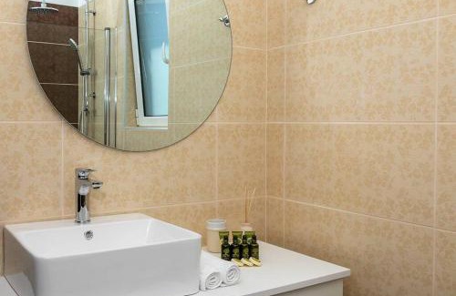 Kiparissia House | Cozy Olea House Kyparissia with Ocean View, Steps from Sea