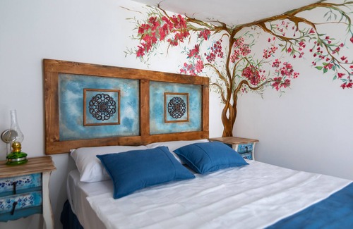 Sigacık Hotel | Relax at Pangea Sigacik Pansiyon & Bistro with Ocean Views