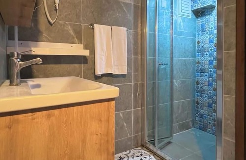 Sigacık Hotel | Relax at Pangea Sigacik Pansiyon & Bistro with Ocean Views