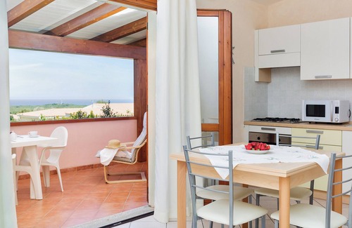 Rena Majore Apartment | Oleandro: Ideal Getaway with Breakfast & Pet-Friendly Options