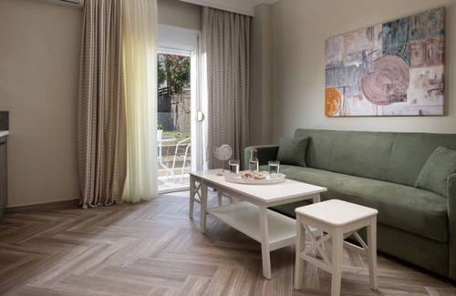 Neos Marmaras Apartment | Olenia Luxury Apartments 3