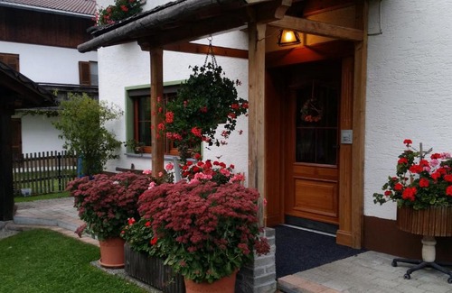 Bach Apartment | Pet-Friendly Escape at Bergheimat - Olga Geiger, Rated 8.8/10