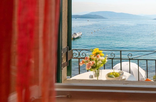 Agni Apartment | Olgas Cottage on Agni Beach: Guest Rated 9.8 with Ocean Views