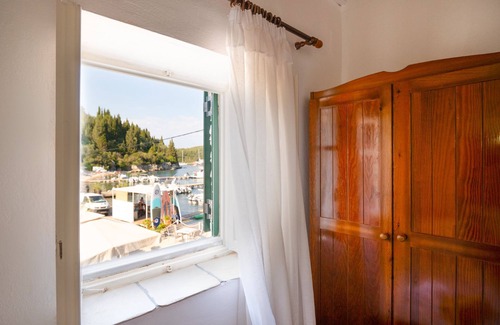 Agni Apartment | Olgas Cottage on Agni Beach: Guest Rated 9.8 with Ocean Views