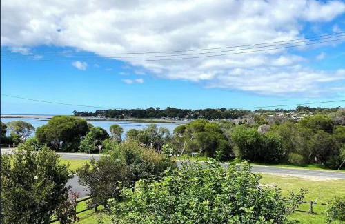 Mallacoota House | Oli's at 57 Lakeside Drive, Mallacoota