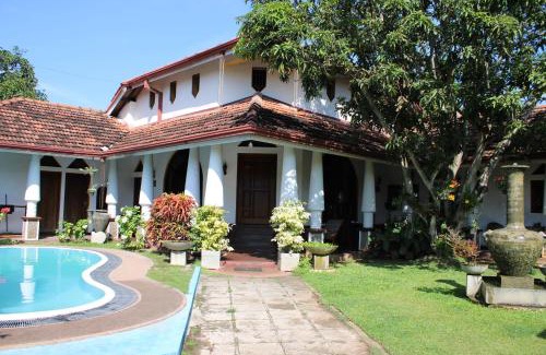 Negombo House | Discover Olideb Gedara: Family-Friendly with Pool Access