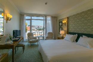 Socorro Hotel | Elegant Olissippo Castelo: 4-Star Stay with Breakfast & Accessibility