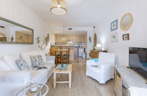 Aduanas Apartment | Beachfront Getaway at Olive Beach - Pet Friendly & Spa
