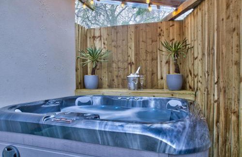 Black Bourton House | Relax at Olive Cottage: Pet & Child Friendly Retreat