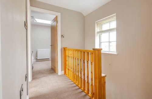 York House | Family-Friendly Olive Cottage in Grange Moor, Monkton