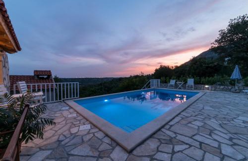 Stravca Apartment | Oceanfront Olive Garden Apartments: Rated 9.3/10 by Guests