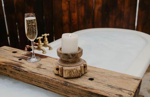 Winton House | Exceptional Olive Grove Winton - Family-Friendly Getaway