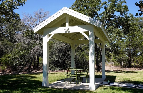 Round Top House | Olive House | Countryside Vibes Close to Town