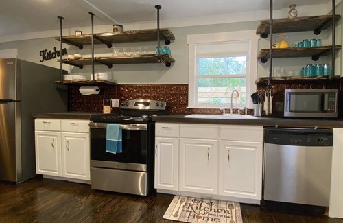 Asheville Cottage | Olive House: Guest Rated 9.8, Near Asheville & Biltmore