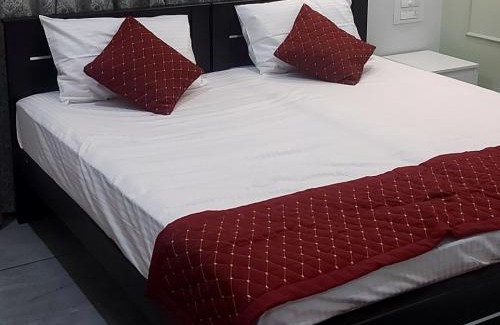 Alwaye Villa | Budget-Friendly Olive Inn Apartment with Breakfast & Accessibility