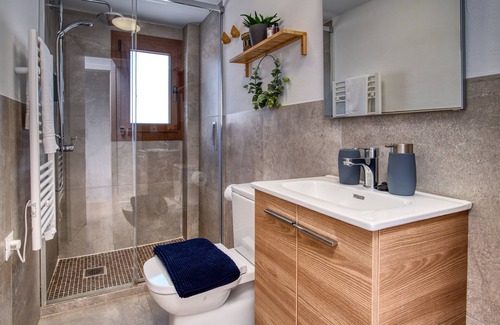 Canillas de Aceituno Bed & Breakfast | Elegant Stay at Olive & Ivy Guest House - 10/10 Rated!