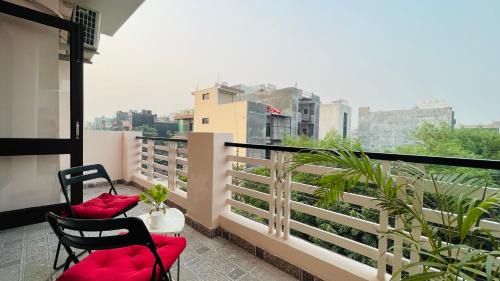 Sector 62 House | Pet-Friendly Olive Service Apartments in City Centre Noida