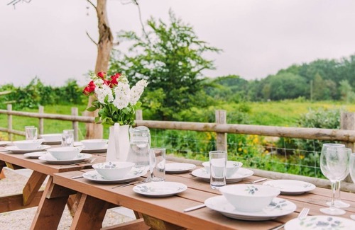 Selsted House | Top-Rated Olive Tree Cottage at Hoad Farm, Pet Friendly Retreat