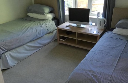 Stramshall House | Olive Tree Guest House: Highly Rated with Breakfast & Kitchen