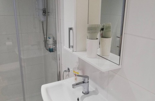 Stramshall House | Olive Tree Guest House: Highly Rated with Breakfast & Kitchen