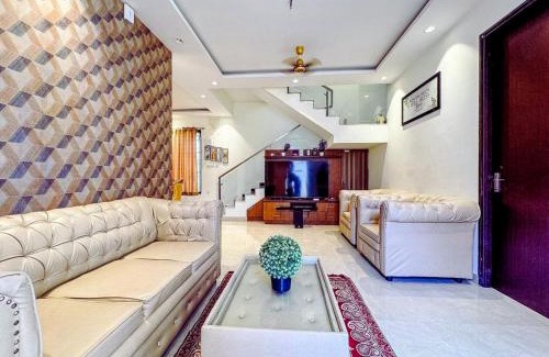 Kanathur Villa | Private Villa with Pool: Ideal for Families and Pets