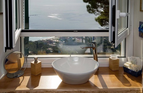 Lavagna Bed & Breakfast | Relaxing Olivenere Villa Agriturismo: Spa & Child-Friendly Stay