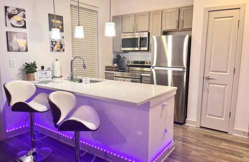 Whitestown Apartment | Oliver Capital: 2BD Dream Suite with Pool & Pet-Friendly Perks