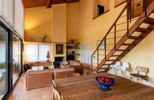 Capmany Villa | Oliver Conti: Oceanfront Retreat with 9.5/10 Guest Rating