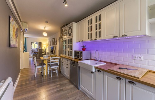 Antigone Apartment | Olivera - Premier Concierge with Spa and Family Amenities