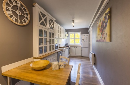 Antigone Apartment | Olivera - Premier Concierge with Spa and Family Amenities