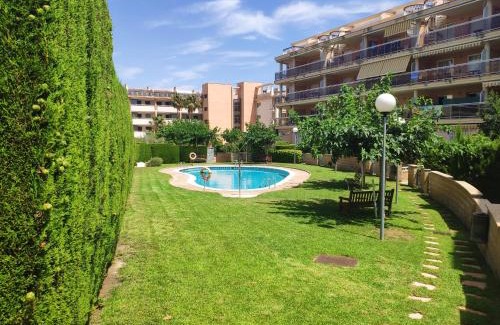 L'Hospitalet de l'Infant Apartment | Oliveres III: Oceanfront Retreat with Pet-Friendly Amenities
