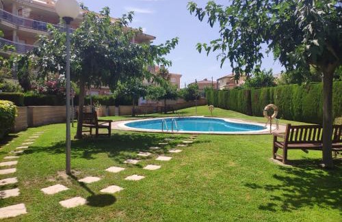 L'Hospitalet de l'Infant Apartment | Oliveres III: Oceanfront Retreat with Pet-Friendly Amenities