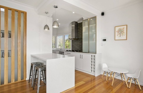 Frankston South House | Oliver's Hill Oasis: Family-Friendly Retreat with Ocean Views