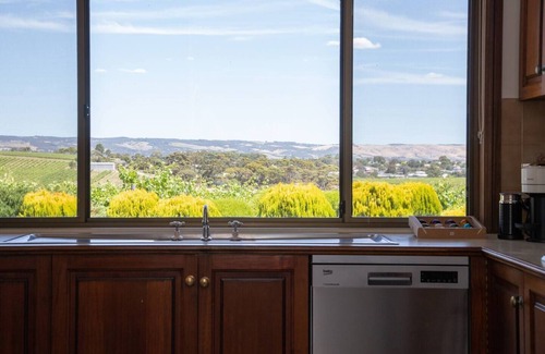 McLaren Vale House | Oliver's Homestead: A Vineyard Retreat for Families
