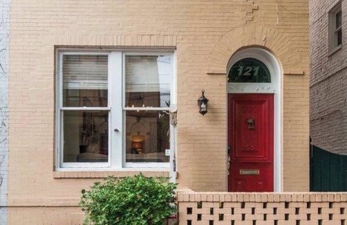 Downtown Apartment | Experience Oliver’s Retreat: Private Downtown Apartment