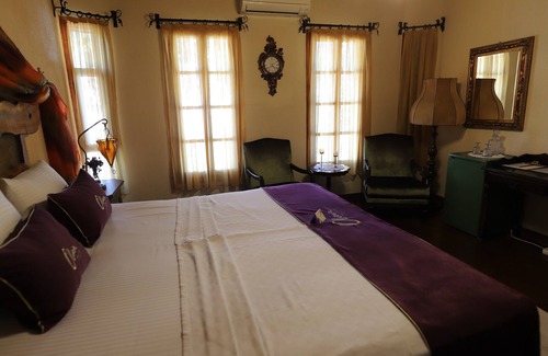 Ayvalik City Center House | Olivia 1845 Guest House: Top-Rated Stay with Breakfast & Kitchen