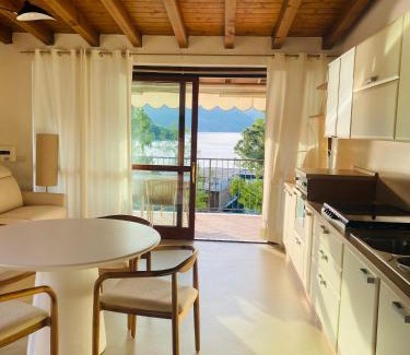 Sulzano Apartment | Discover Oceanfront Bliss at Olivia Lodge - 4-Star Retreat