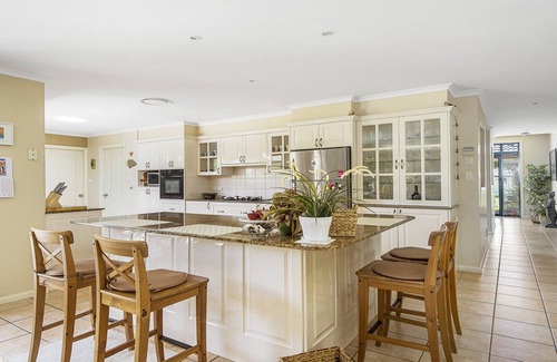 Port Macquarie House | Experience Bliss at Olivine Street Retreat: 10/10 Reviews